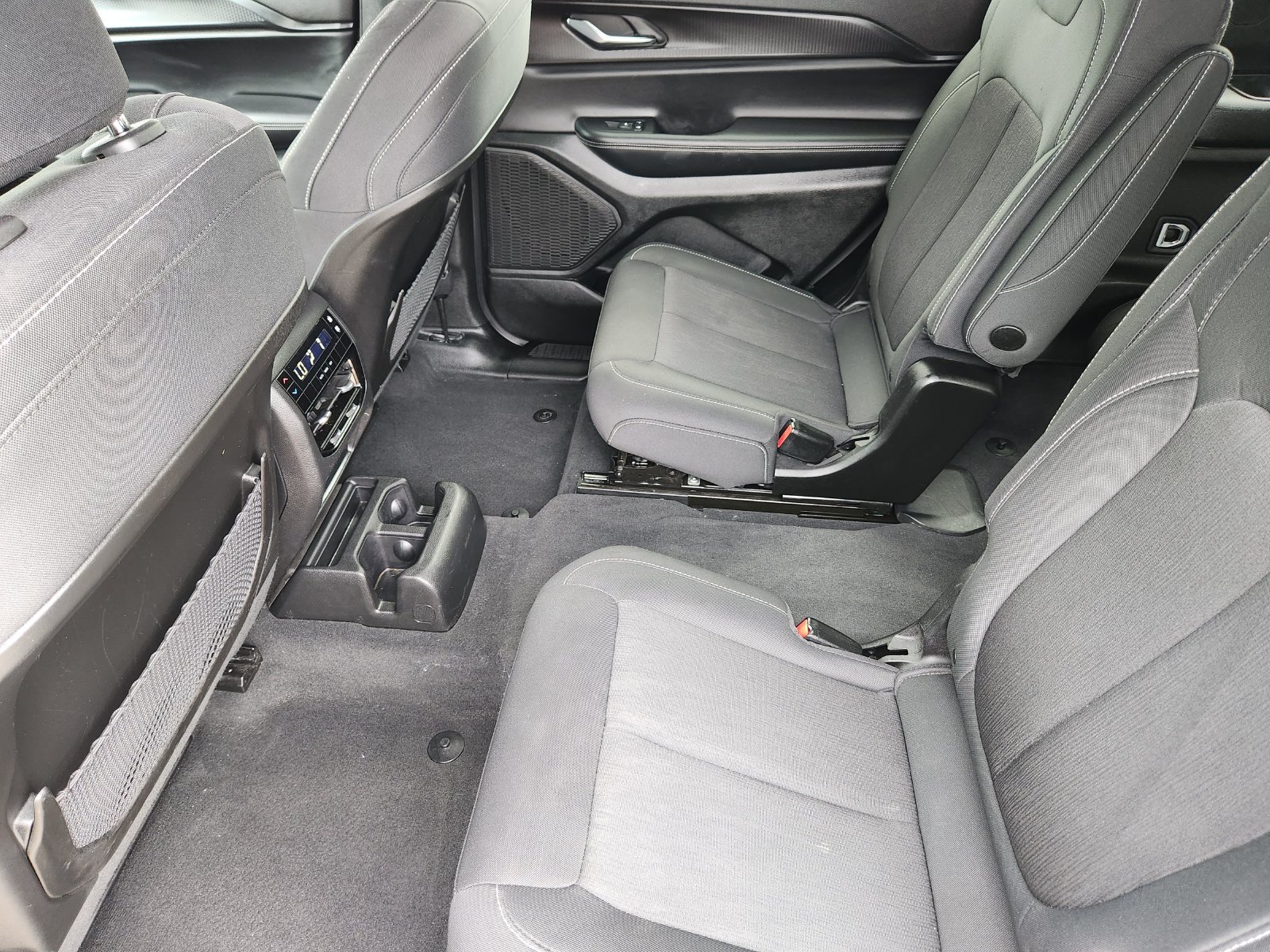 Used 2025 Jeep Grand Cherokee L Laredo w/ Luxury Tech Group I RWD image 40