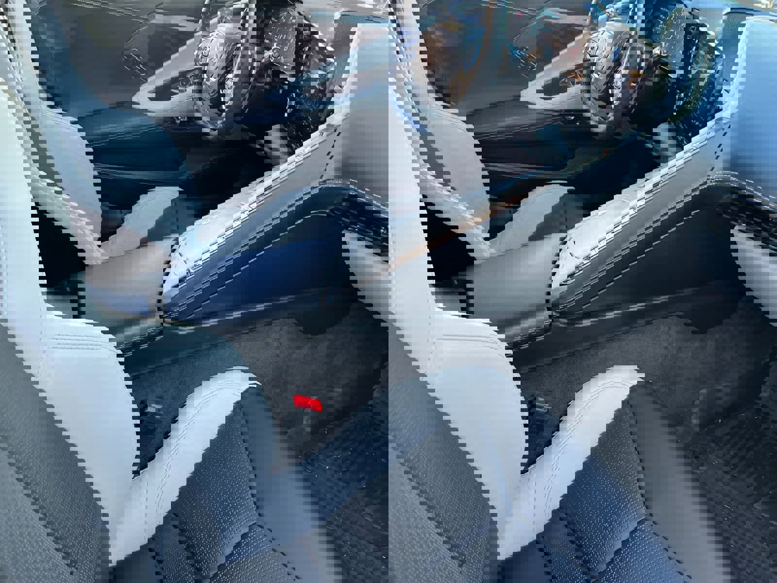 Used 2023 Chevrolet Corvette Stingray Premium Conv w/ Z51 Performance Package image 15