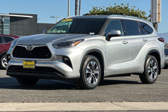 Used 2021 Toyota Highlander XLE FWD image 8