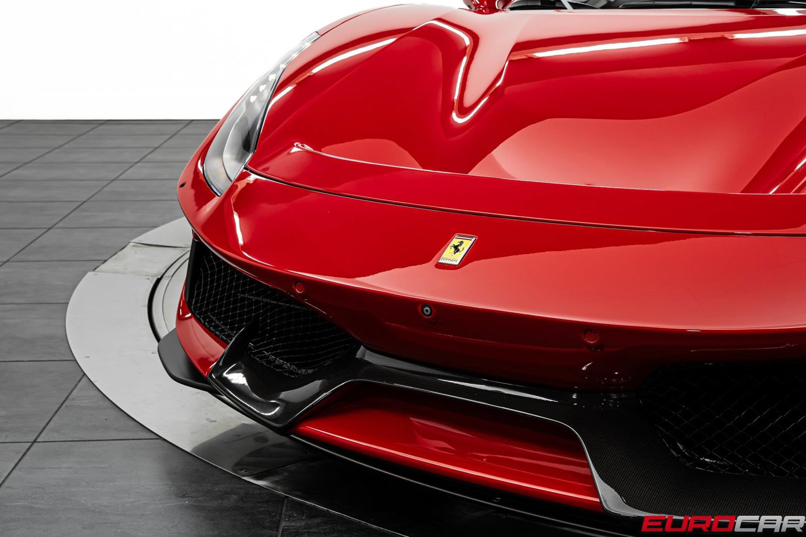 Used 2019 Ferrari 488 Pista Coupe RWD image 14