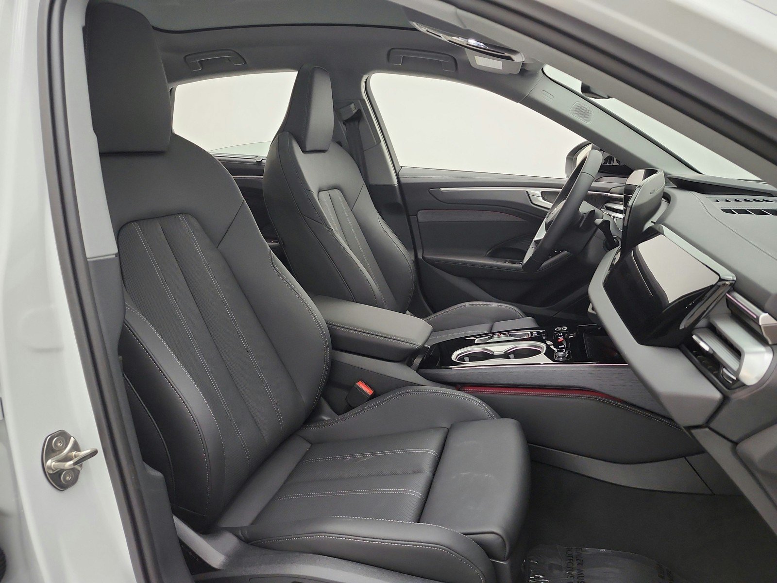 New 2026 Audi A6 Premium Plus AWD/4WD image 13