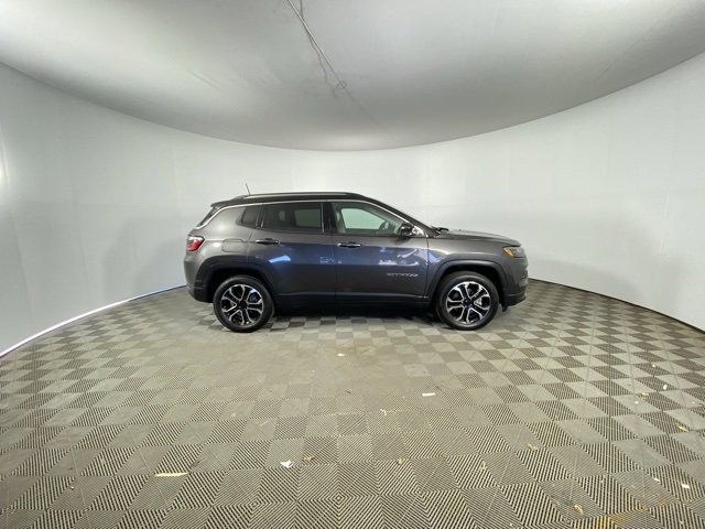 Used 2022 Jeep Compass Limited image 32