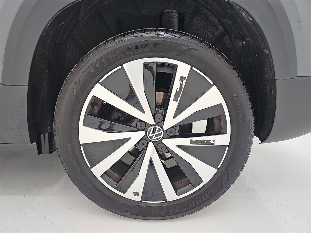 Used 2024 Volkswagen Taos SE image 44