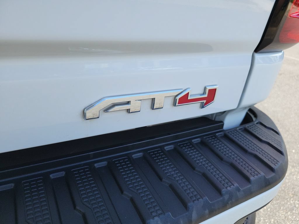 Used 2021 GMC Sierra 2500 AT4 w/ AT4 Premium Plus Package AWD/4WD image 9