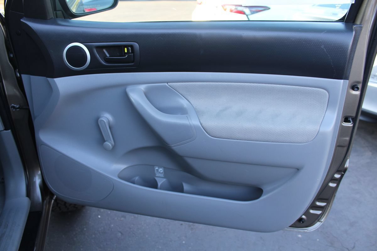 Used 2010 Toyota Tacoma 4x4 Regular Cab w/ Enhancement Pkg image 18
