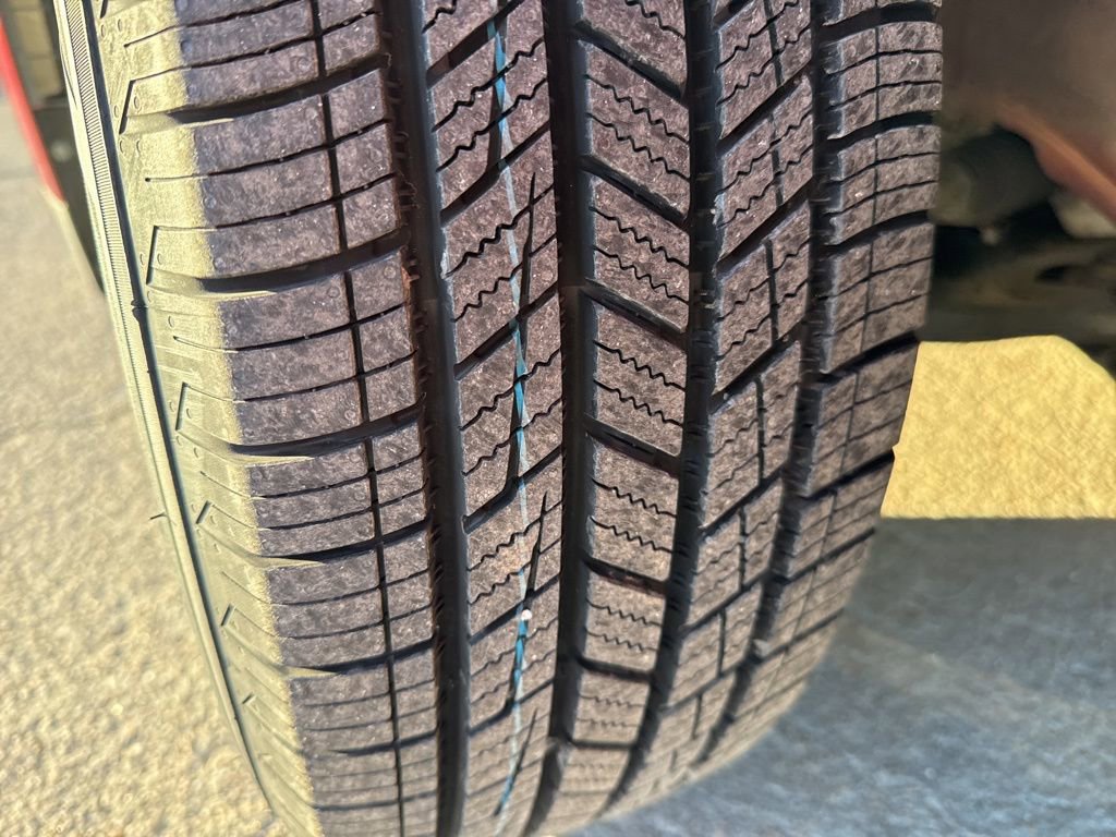 Used 2024 Kia Carnival LX image 33