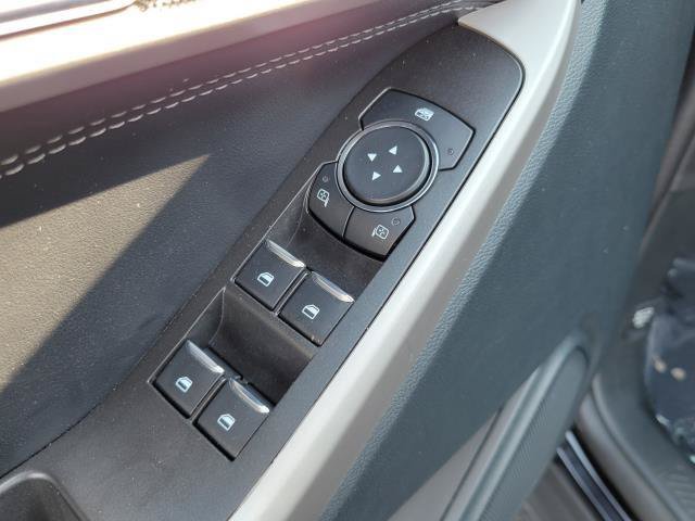 Used 2024 Ford Explorer XLT w/ Equipment Group 202A AWD/4WD image 18