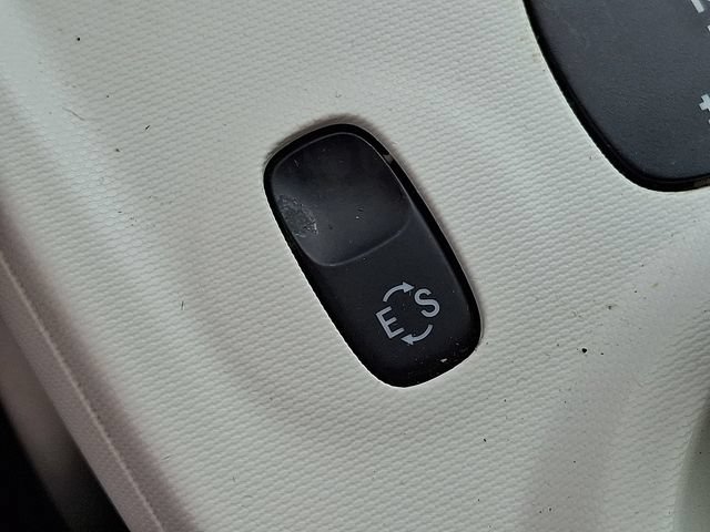 Used 2016 smart fortwo passion RWD image 21