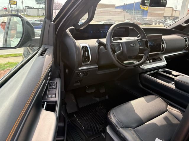 Used 2025 Ford Expedition Tremor AWD/4WD image 7