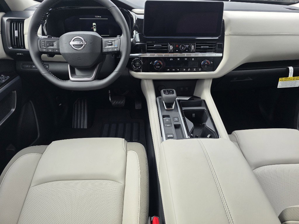 New 2026 Nissan Pathfinder SL image 15