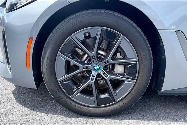 Used 2023 BMW i4 eDrive40 RWD image 8