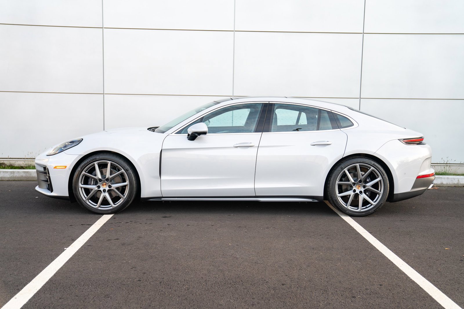 New 2026 Porsche Panamera image 2