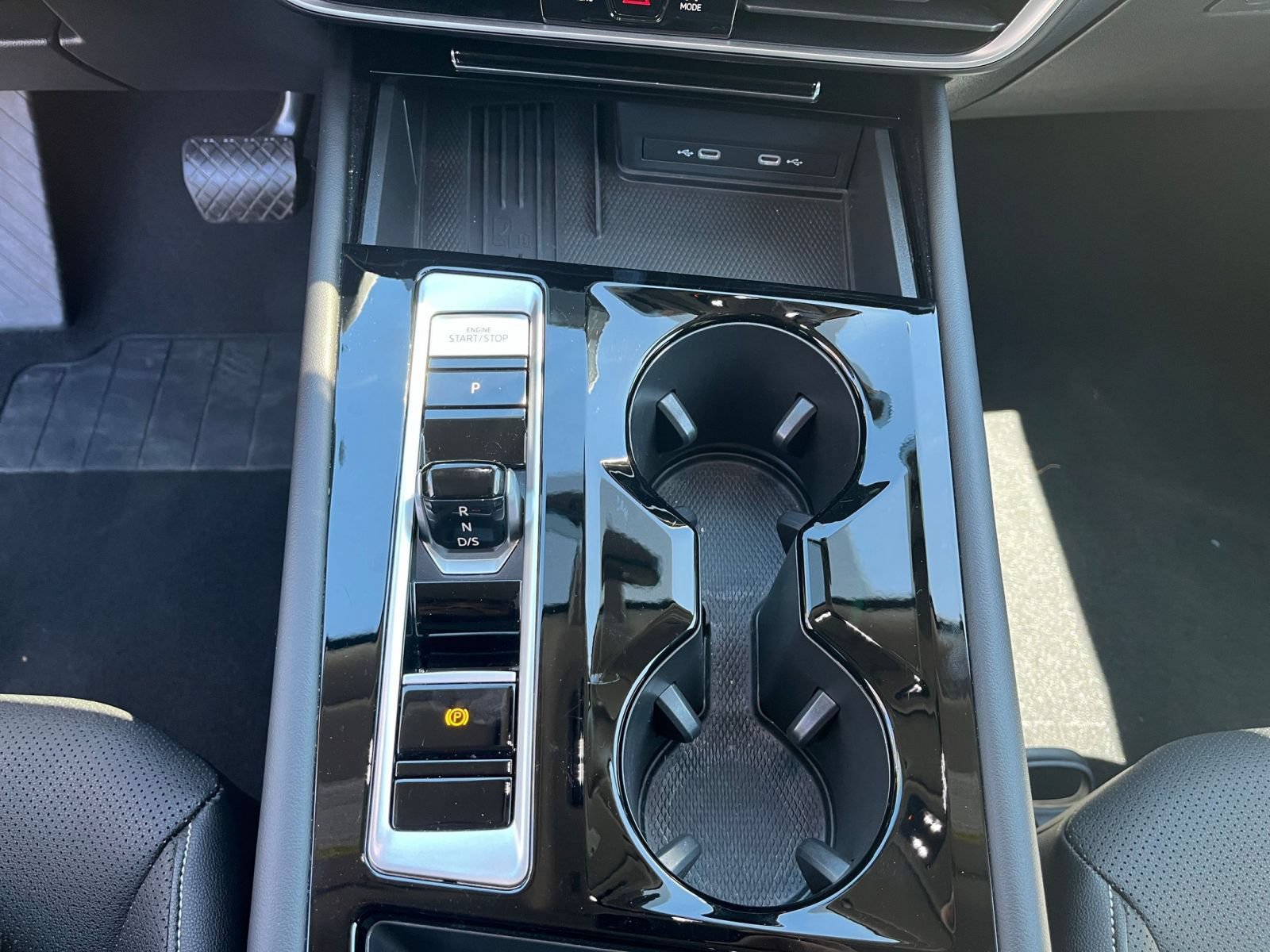 Used 2026 Volkswagen Atlas SE FWD image 44