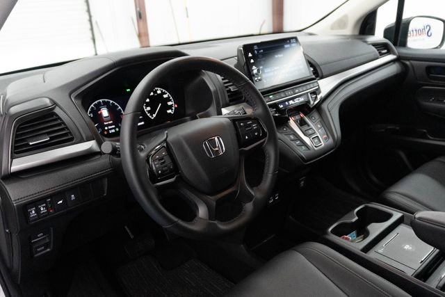 Certified 2025 Honda Odyssey EX-L image 3