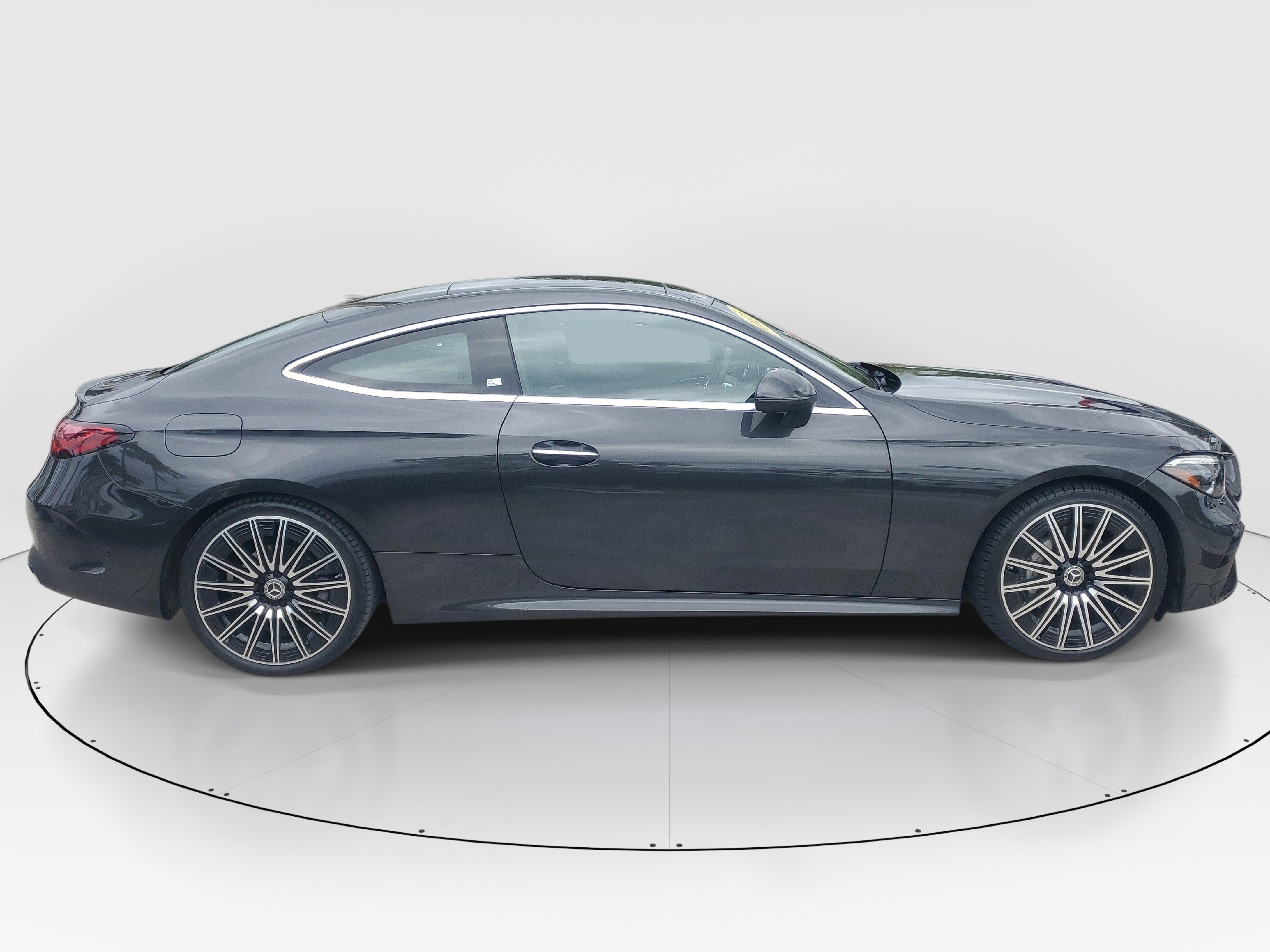 Used 2025 Mercedes-Benz CLE 300 4MATIC Coupe image 2