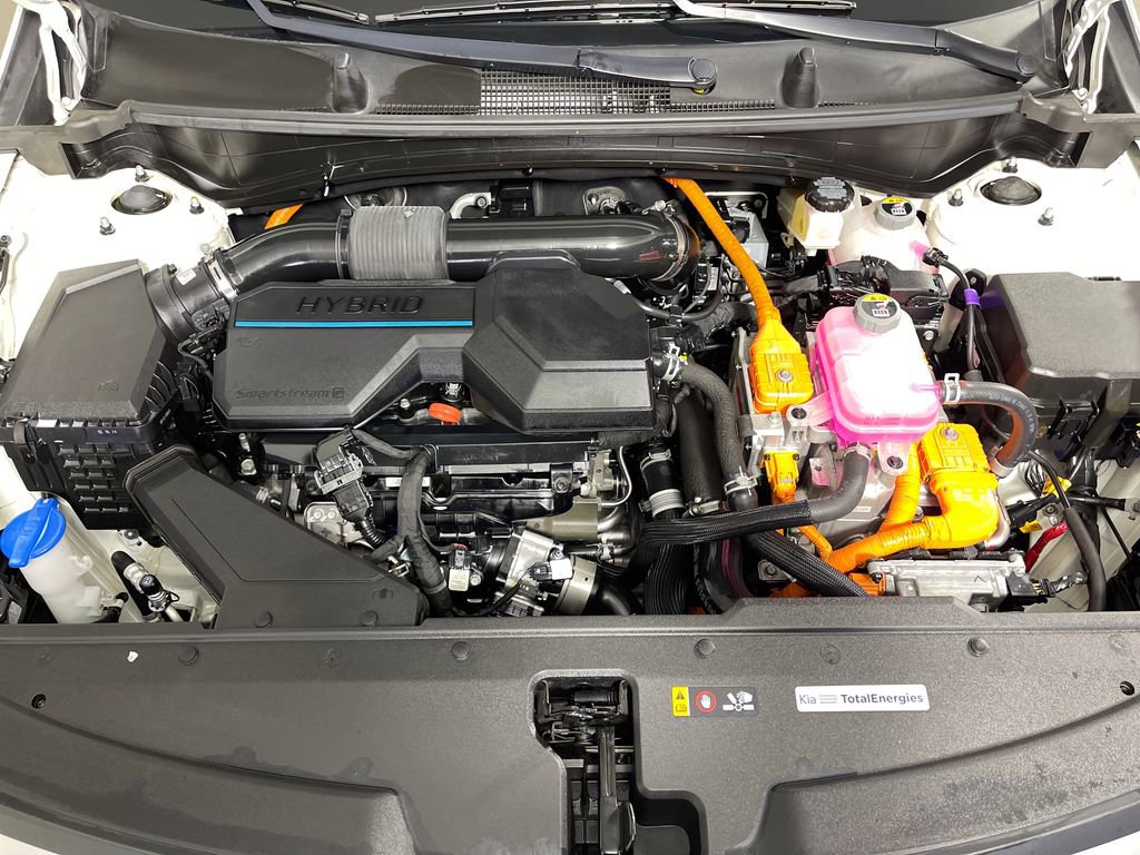 Used 2023 Kia Sportage LX image 9