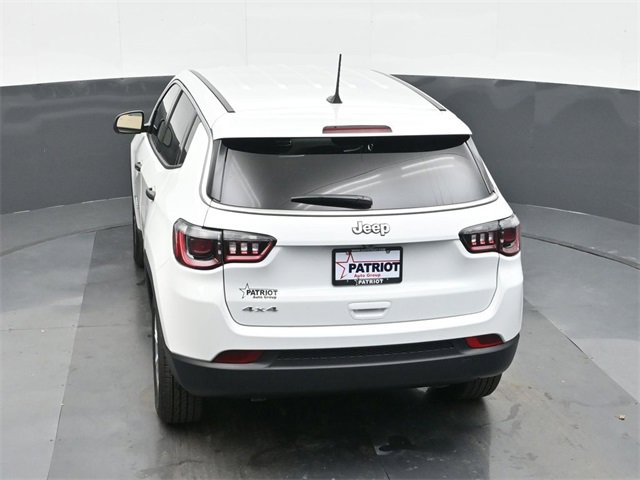 Used 2025 Jeep Compass Sport image 27