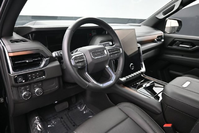 Used 2026 GMC Yukon Denali w/ Sun & Power Step Package AWD/4WD image 13