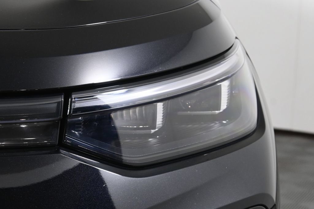Used 2025 Volkswagen Tiguan SE R-Line AWD/4WD image 11