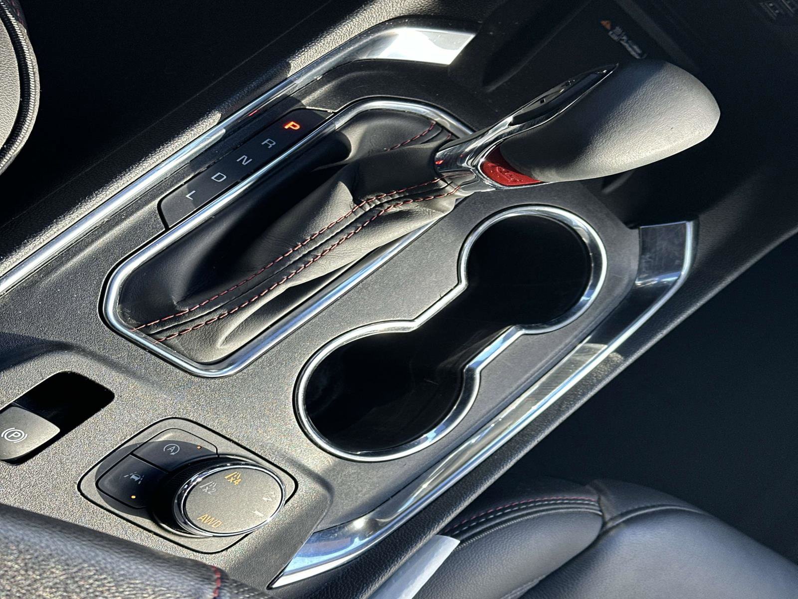 Used 2023 Chevrolet Traverse RS image 32