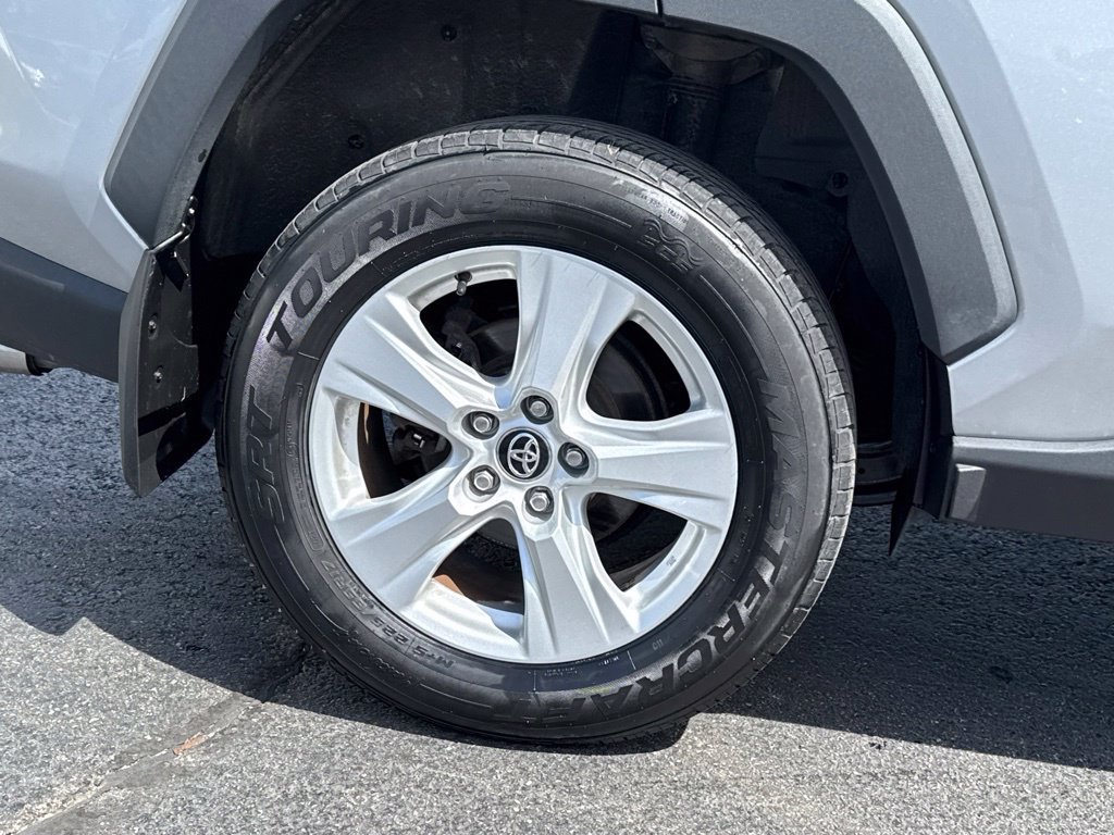 Used 2020 Toyota RAV4 XLE w/ Convenience Package AWD/4WD image 9