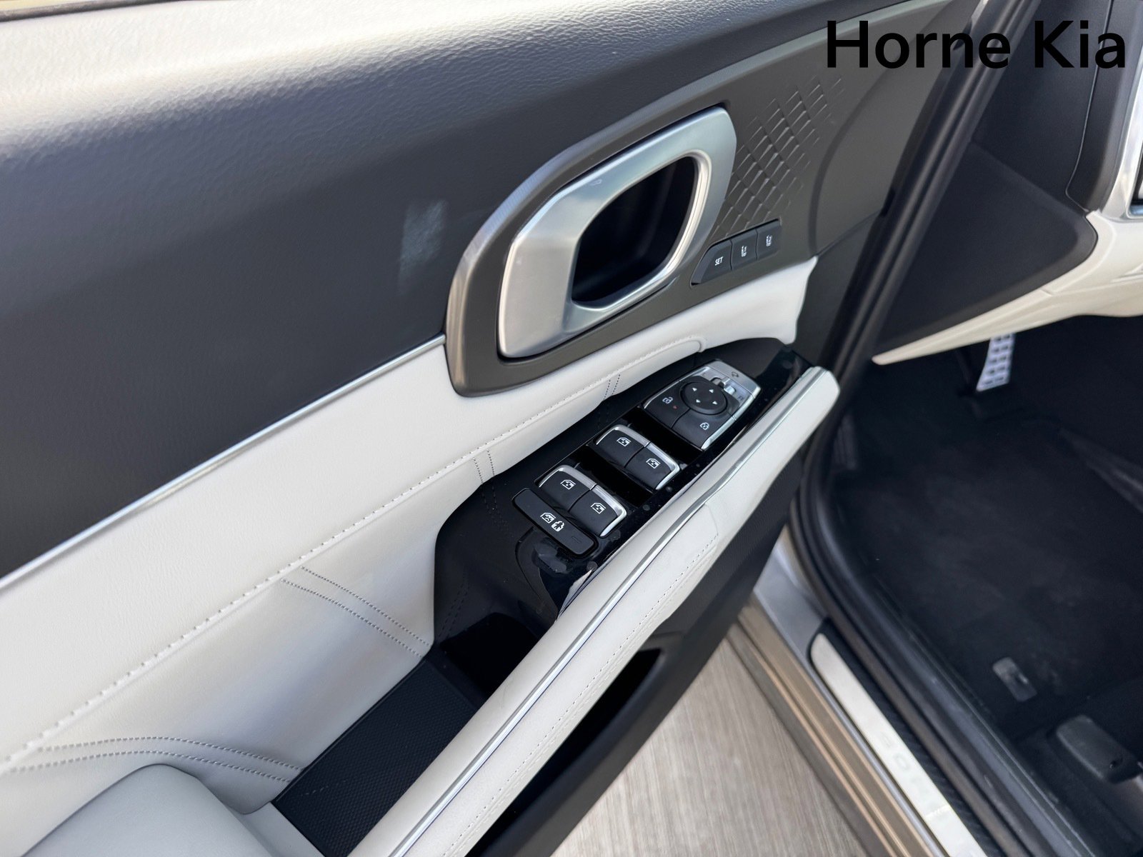 New 2026 Kia Sorento SX Prestige image 10