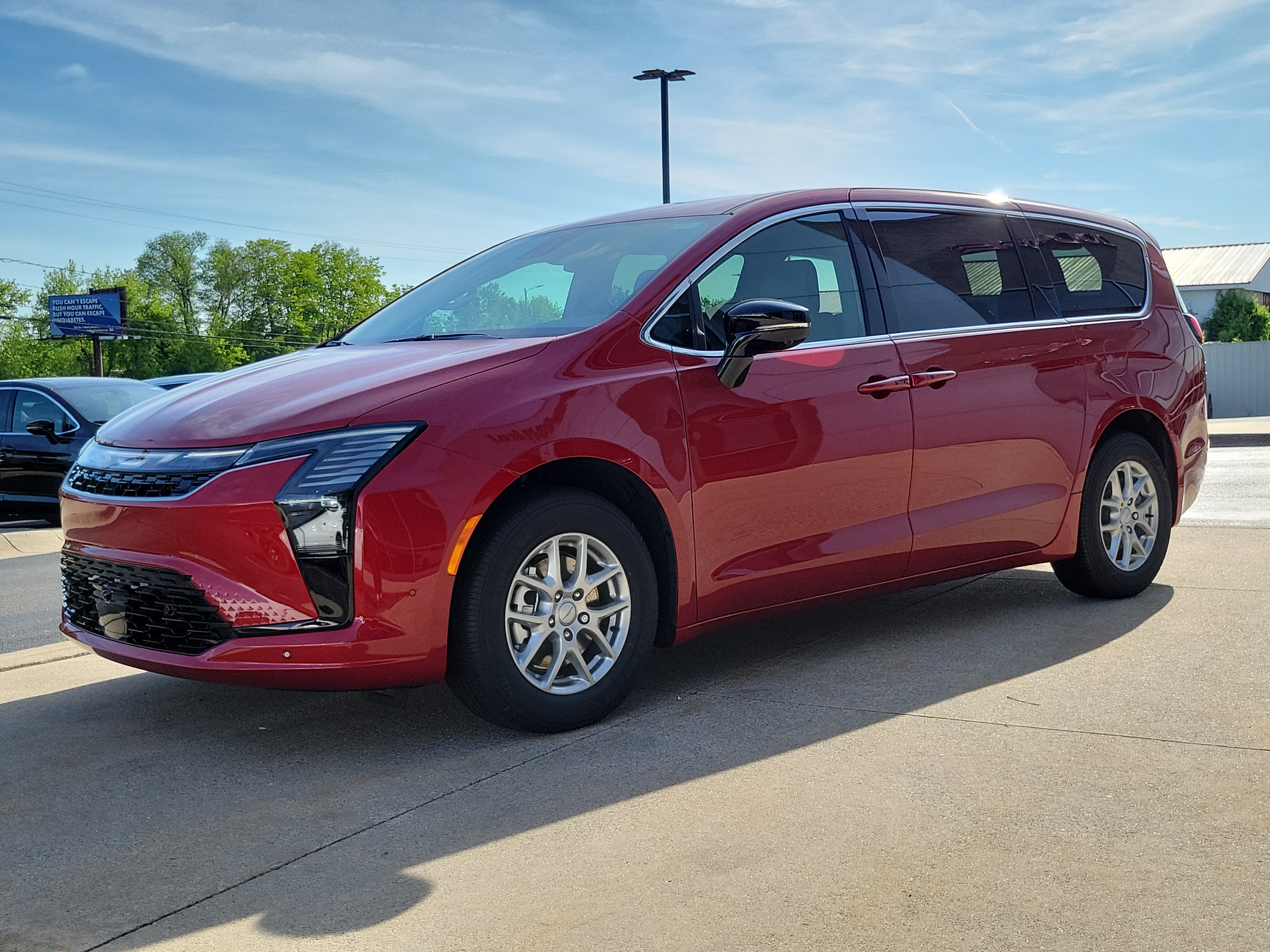 New 2027 Chrysler Pacifica Select FWD image 2