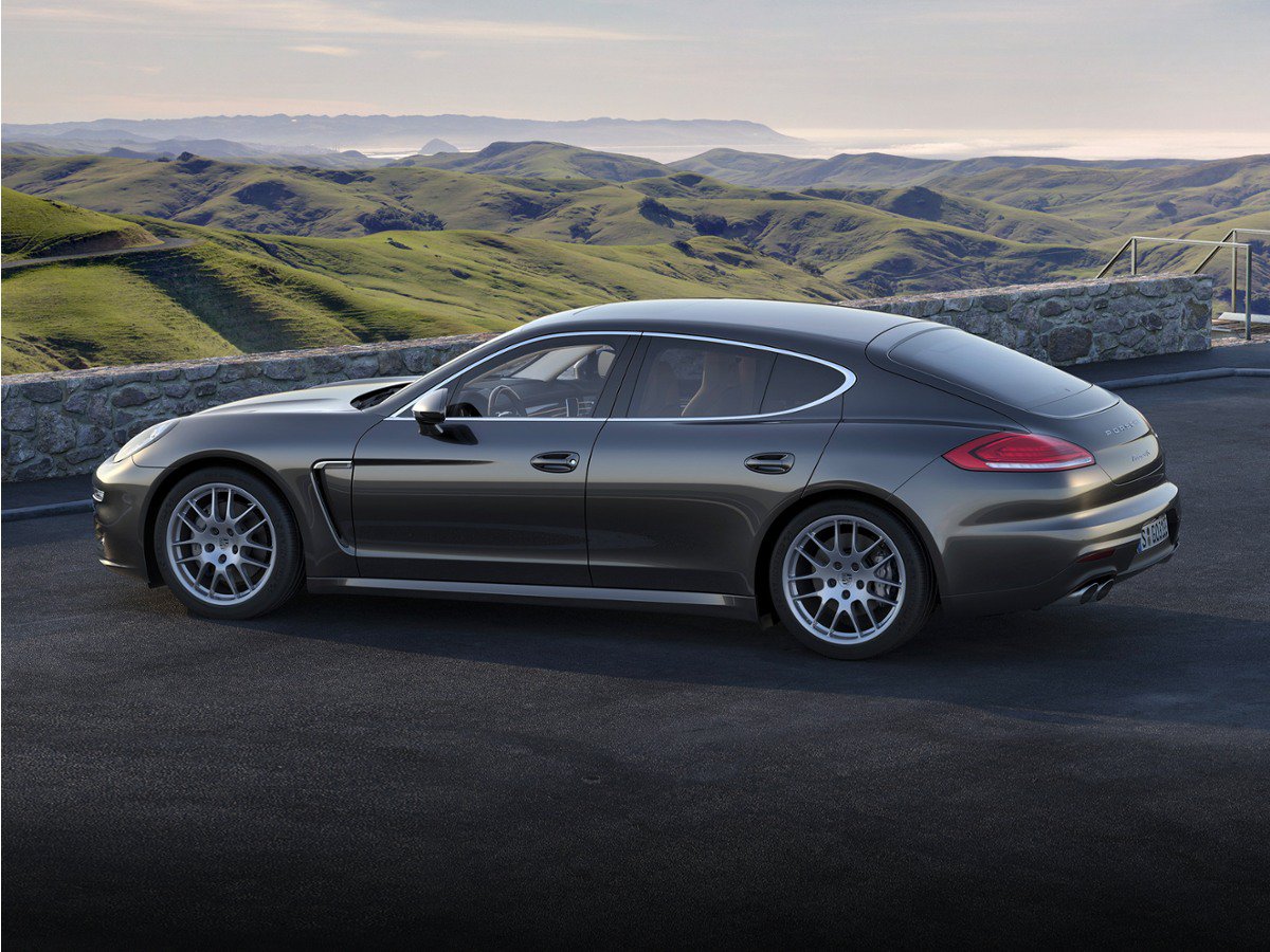 Used 2014 Porsche Panamera RWD image 2