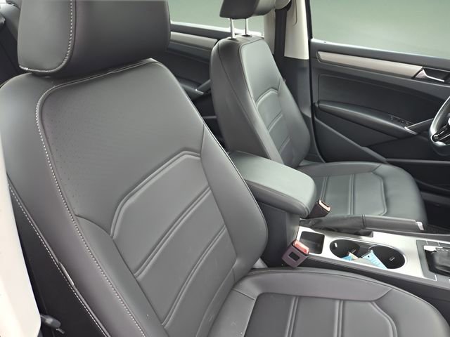 Used 2020 Volkswagen Passat 2.0T SE image 34