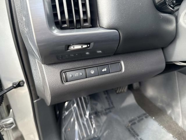 Used 2023 Nissan Pathfinder SL image 24