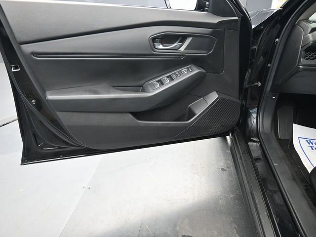 Used 2023 Honda Accord EX image 9