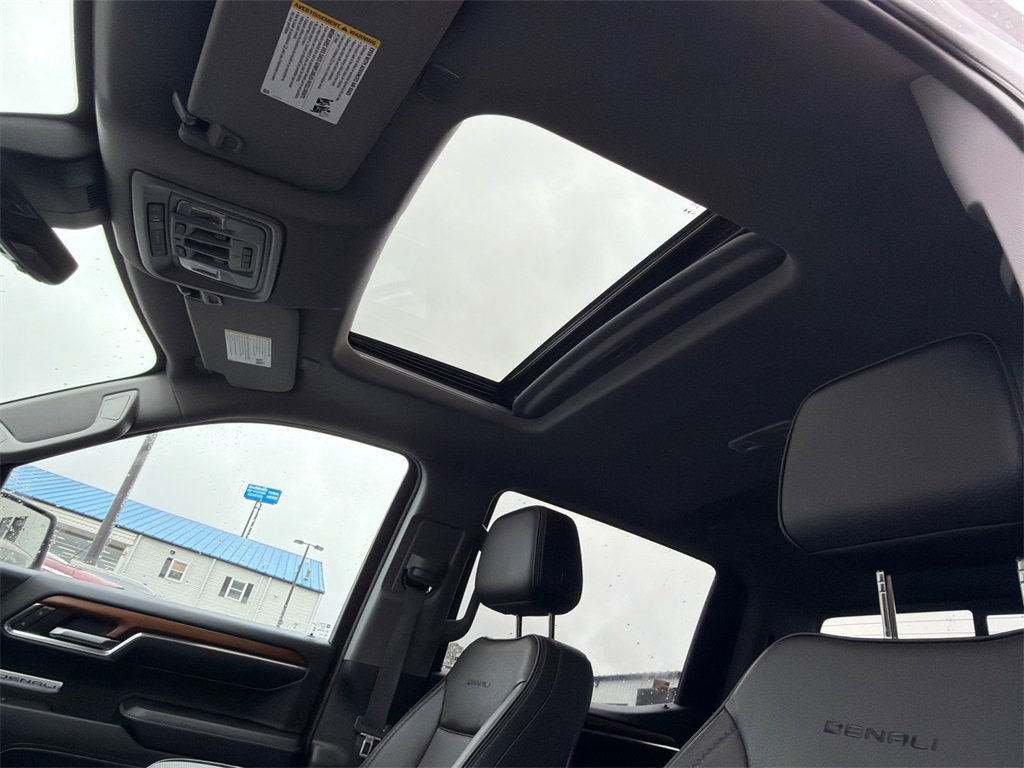 Used 2023 GMC Sierra 1500 Denali w/ Technology Package image 32