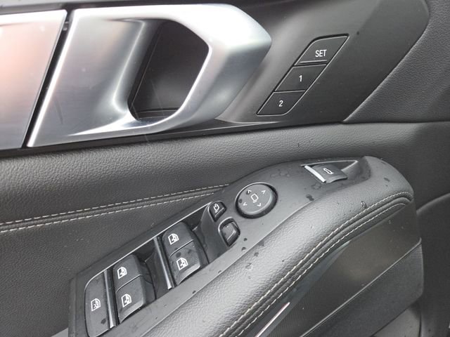 Used 2020 BMW X5 xDrive40i w/ M Sport Package image 11