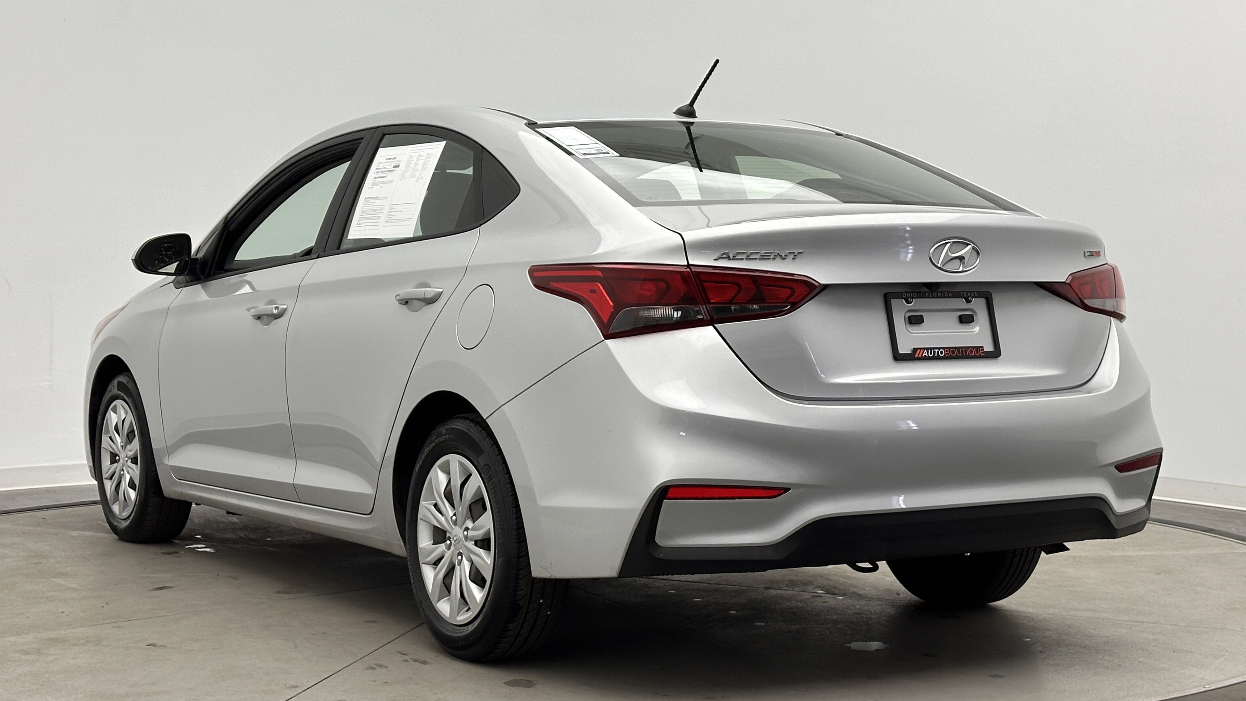 Used 2022 Hyundai Accent SE image 5