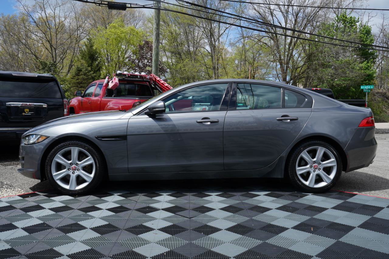 Used 2018 Jaguar XE Prestige AWD/4WD image 11
