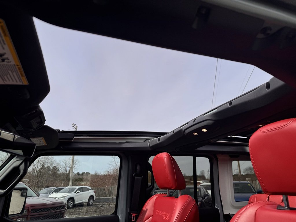Used 2024 Jeep Wrangler Rubicon 392 image 13