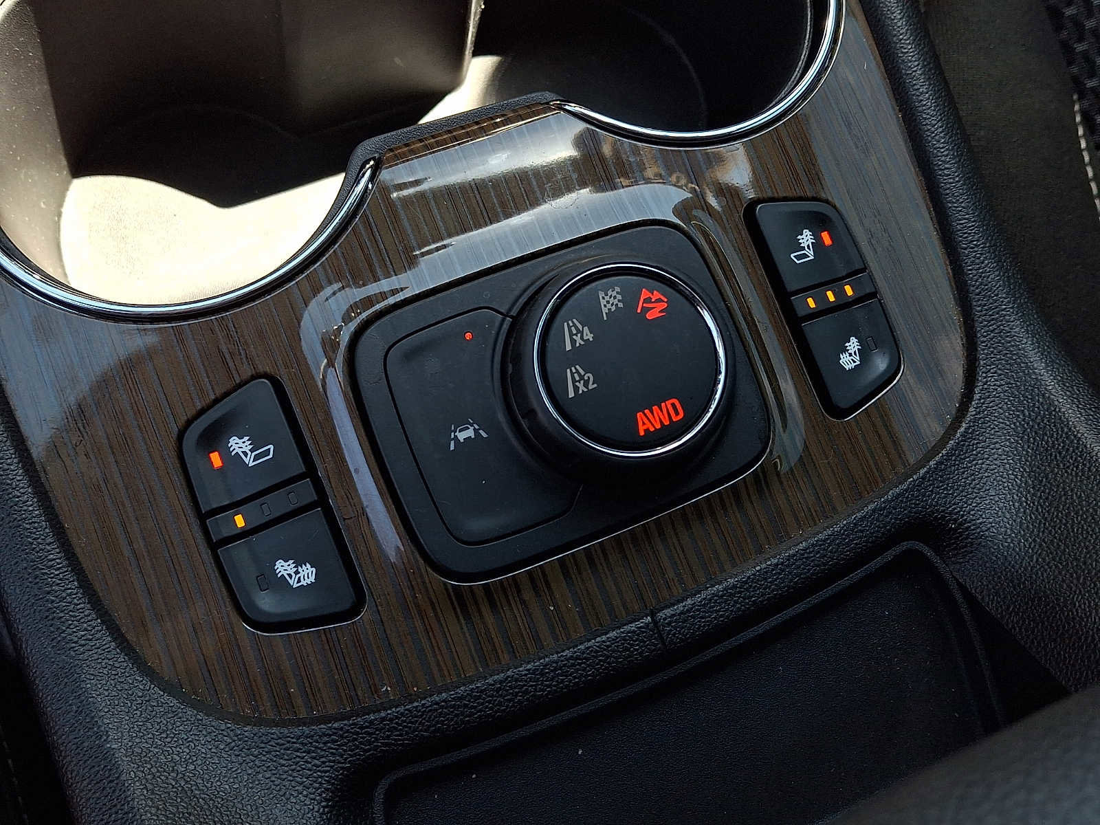 Used 2023 GMC Acadia SLE w/ Driver Convenience Package AWD/4WD image 23