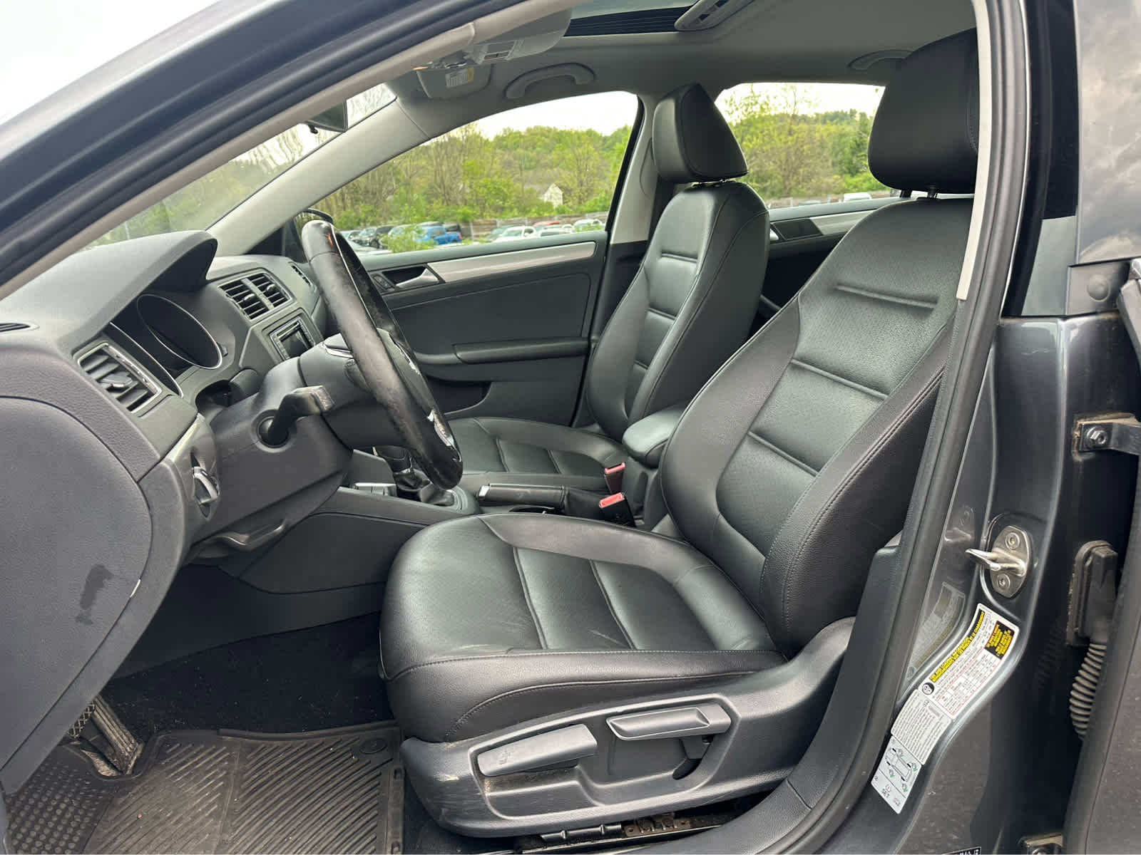 Used 2017 Volkswagen Jetta SE FWD image 10