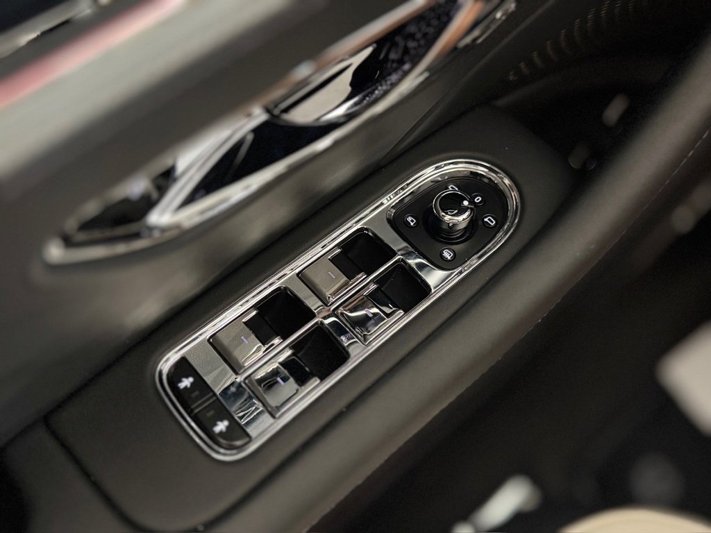 New 2025 Bentley Flying Spur Plug-In Hybrid image 20