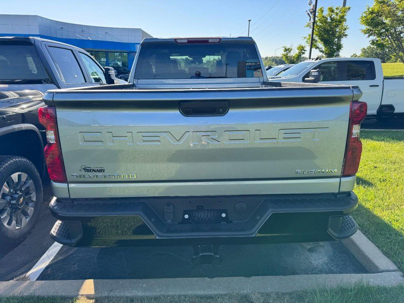 New 2026 Chevrolet Silverado 2500 Custom w/ Z71 Off-Road Package AWD/4WD video 3