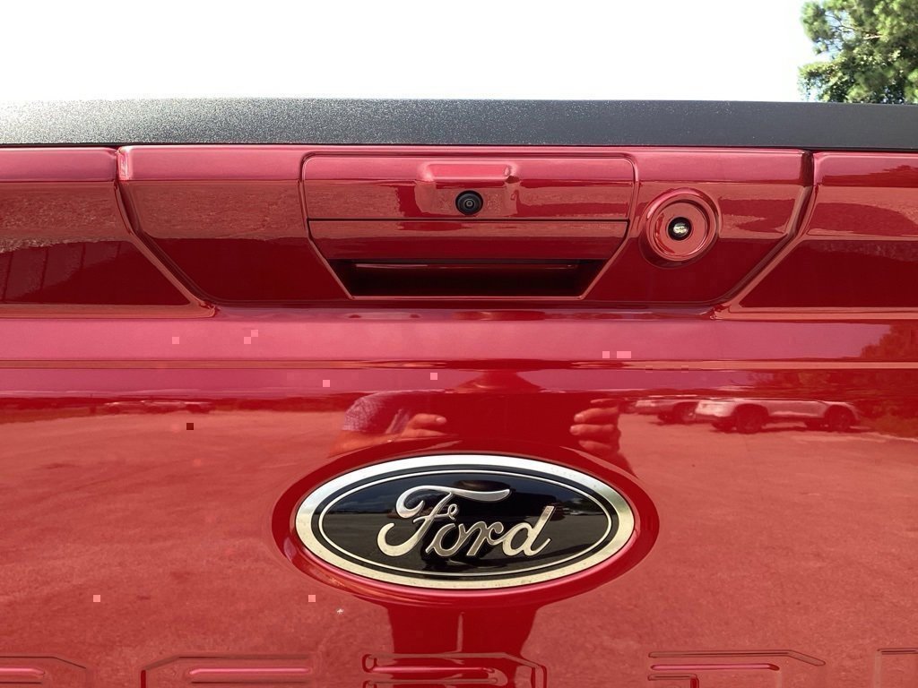 New 2025 Ford F250 Lariat w/ Black Appearance Package image 13
