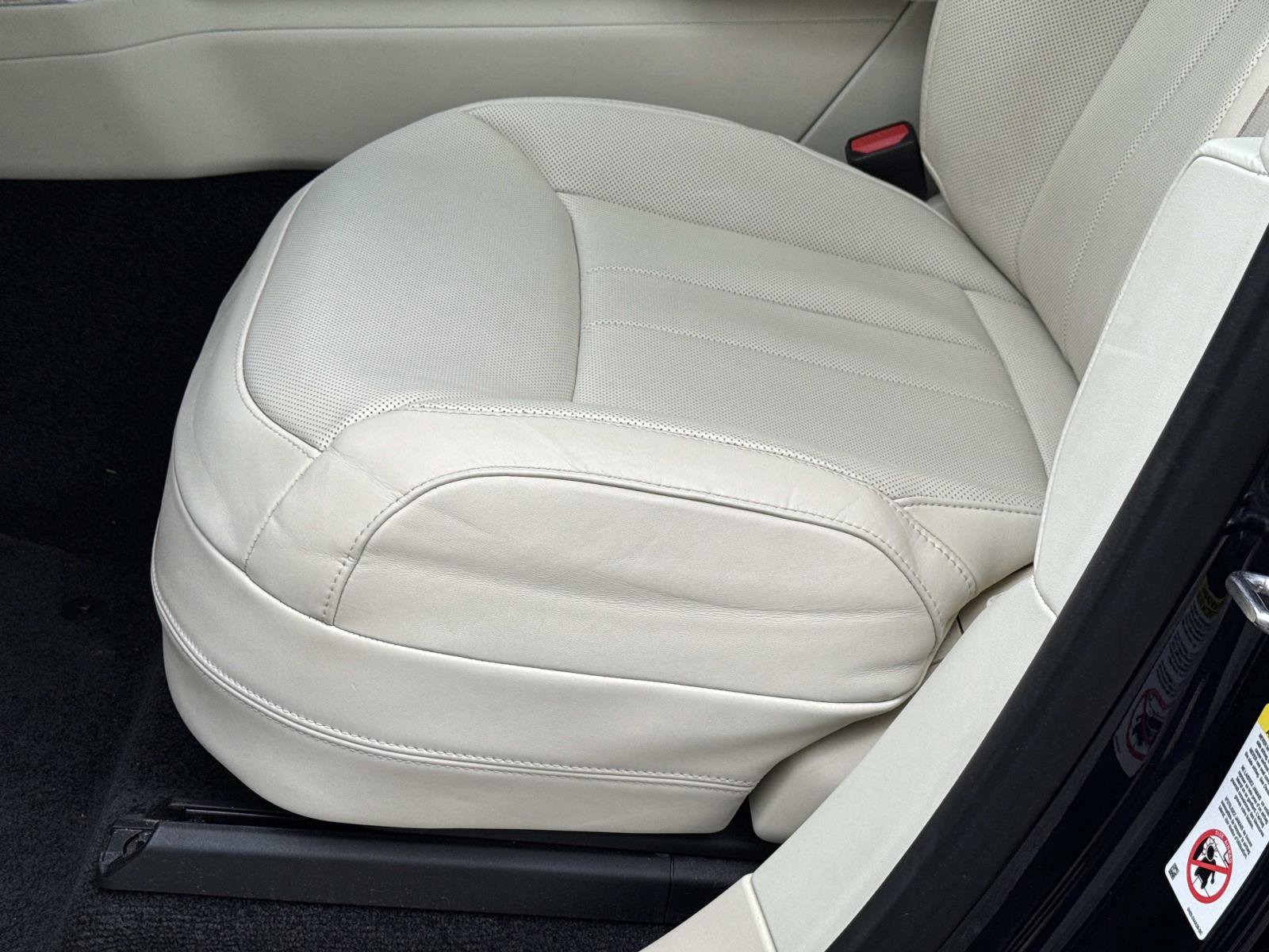 Certified 2023 Land Rover Range Rover SE image 21