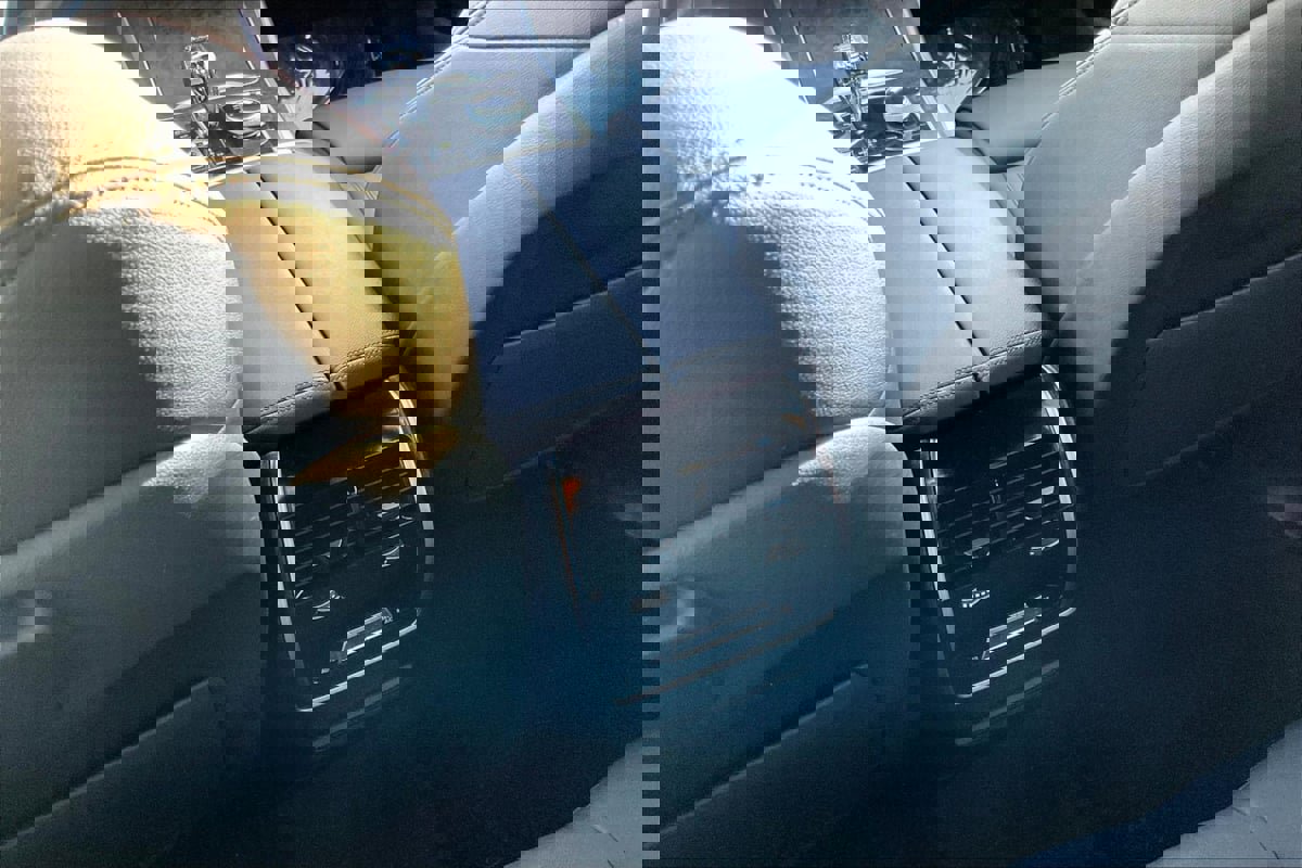 Used 2022 BMW X5 xDrive40i w/ Premium Package image 29