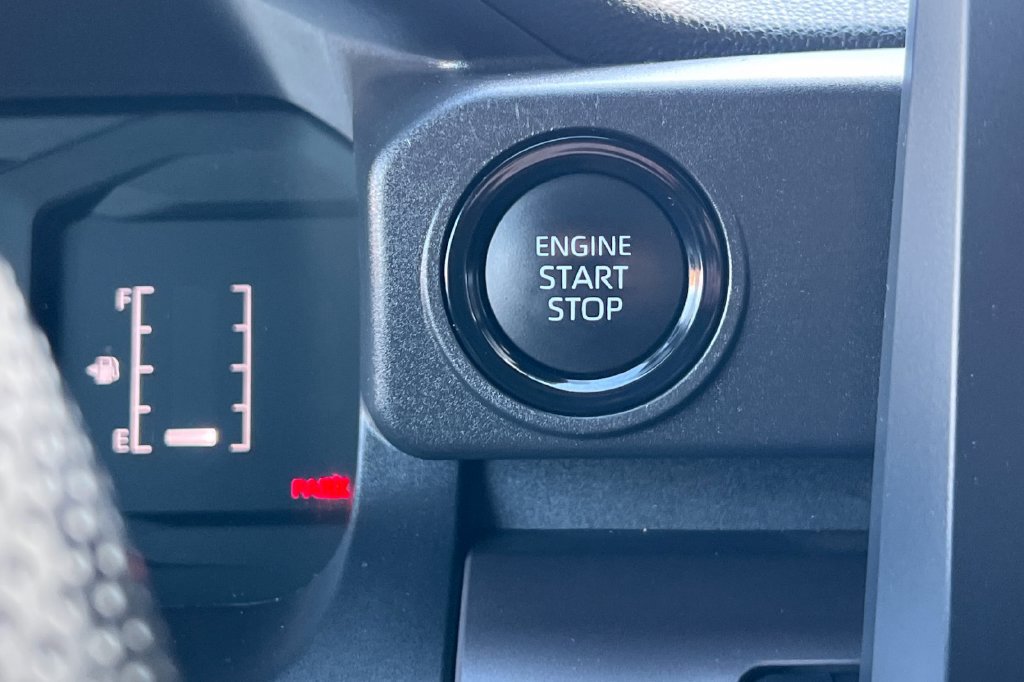 Certified 2025 Toyota Tacoma SR5 AWD/4WD image 25
