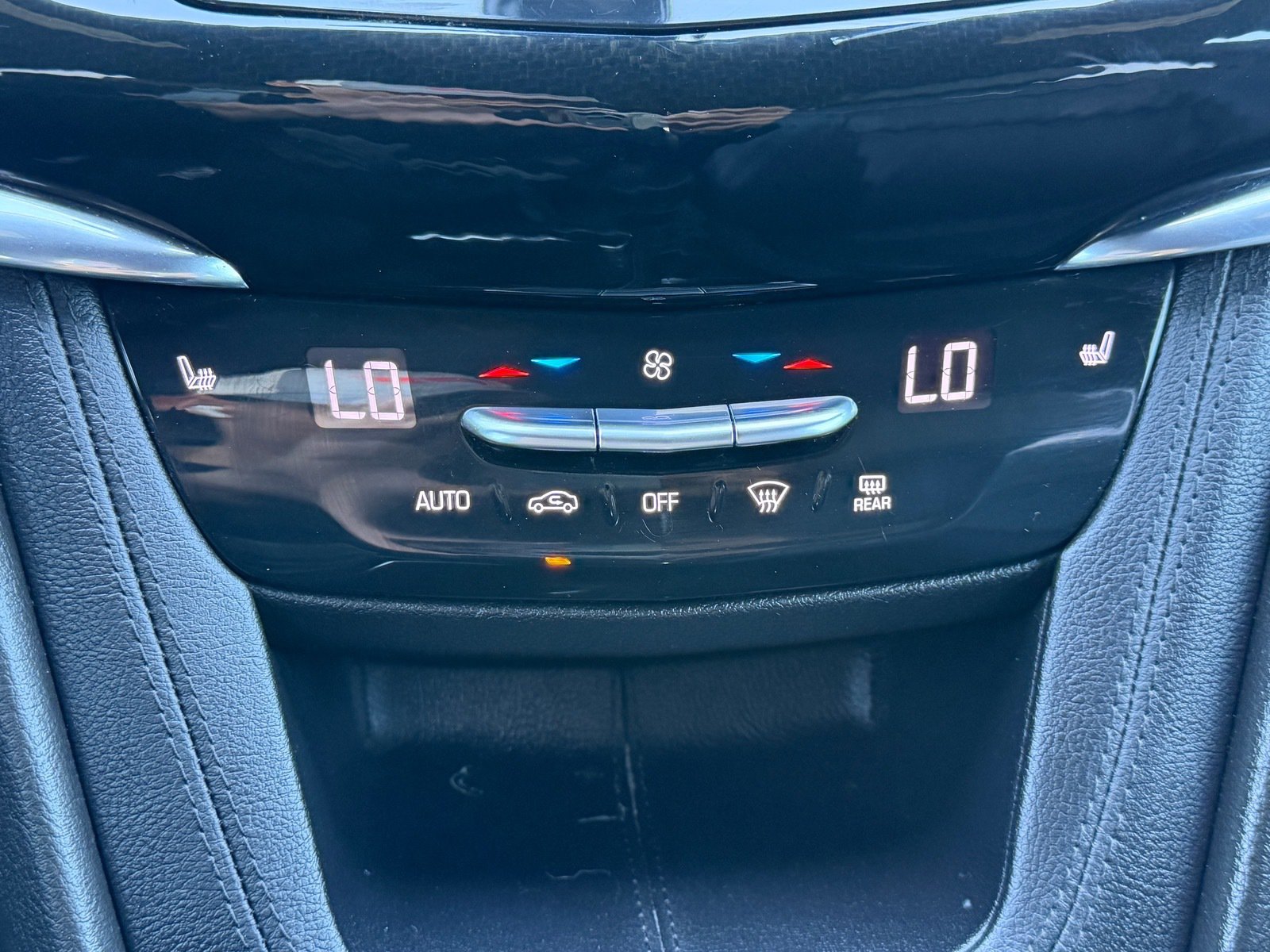 Used 2020 Cadillac XT6 Sport AWD/4WD image 18