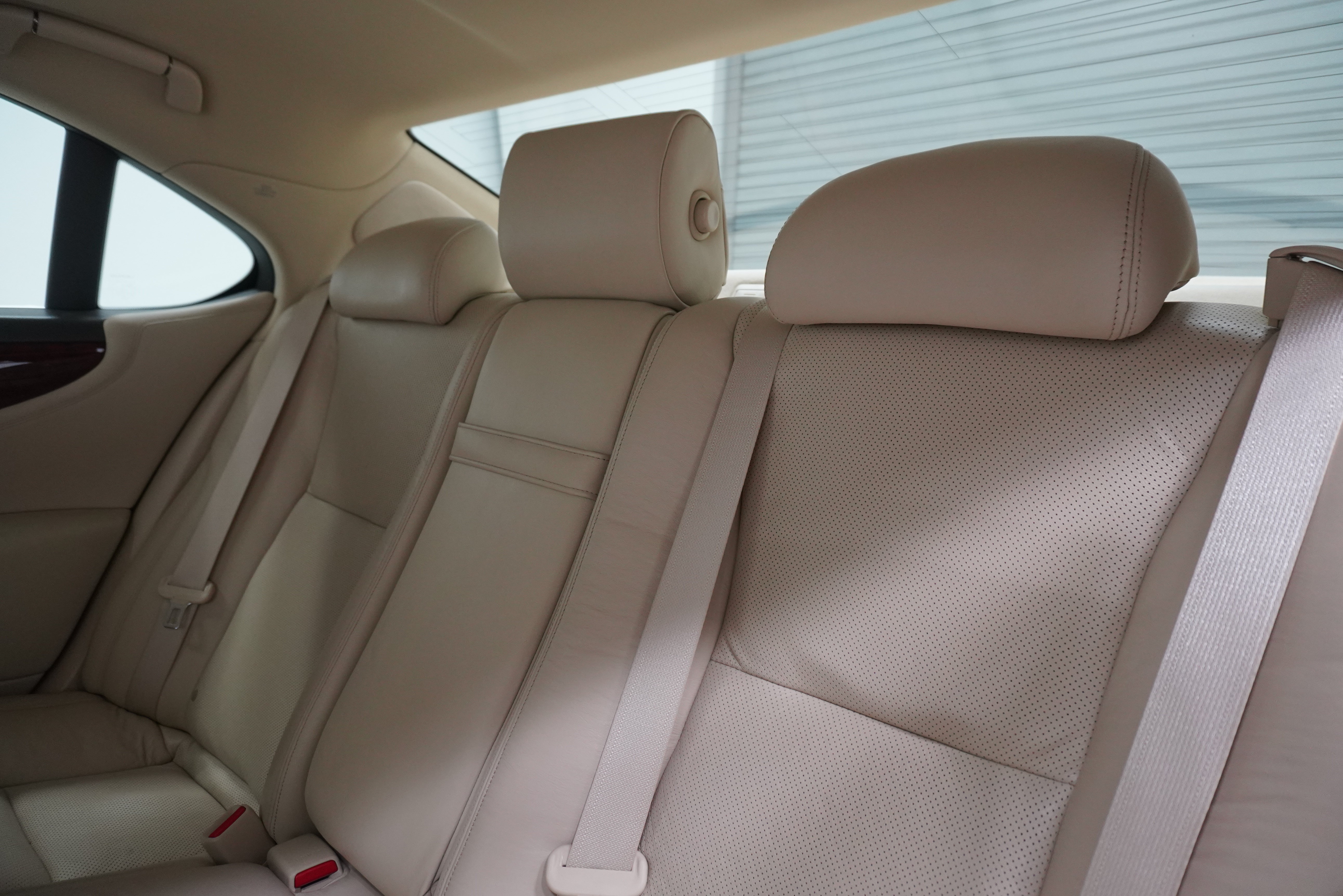 Used 2012 Lexus LS 460 w/ Luxury Value Edition RWD image 13