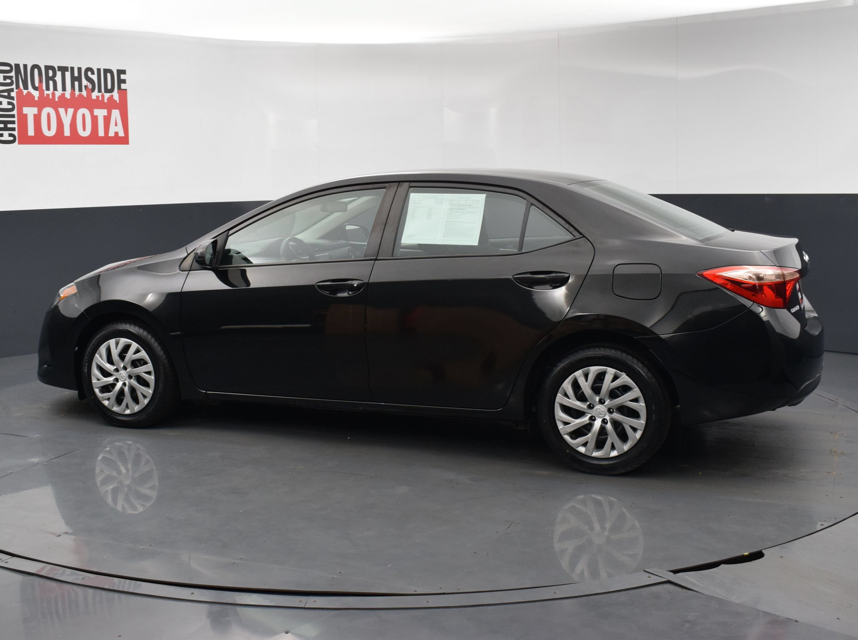 Used 2018 Toyota Corolla LE FWD video 2