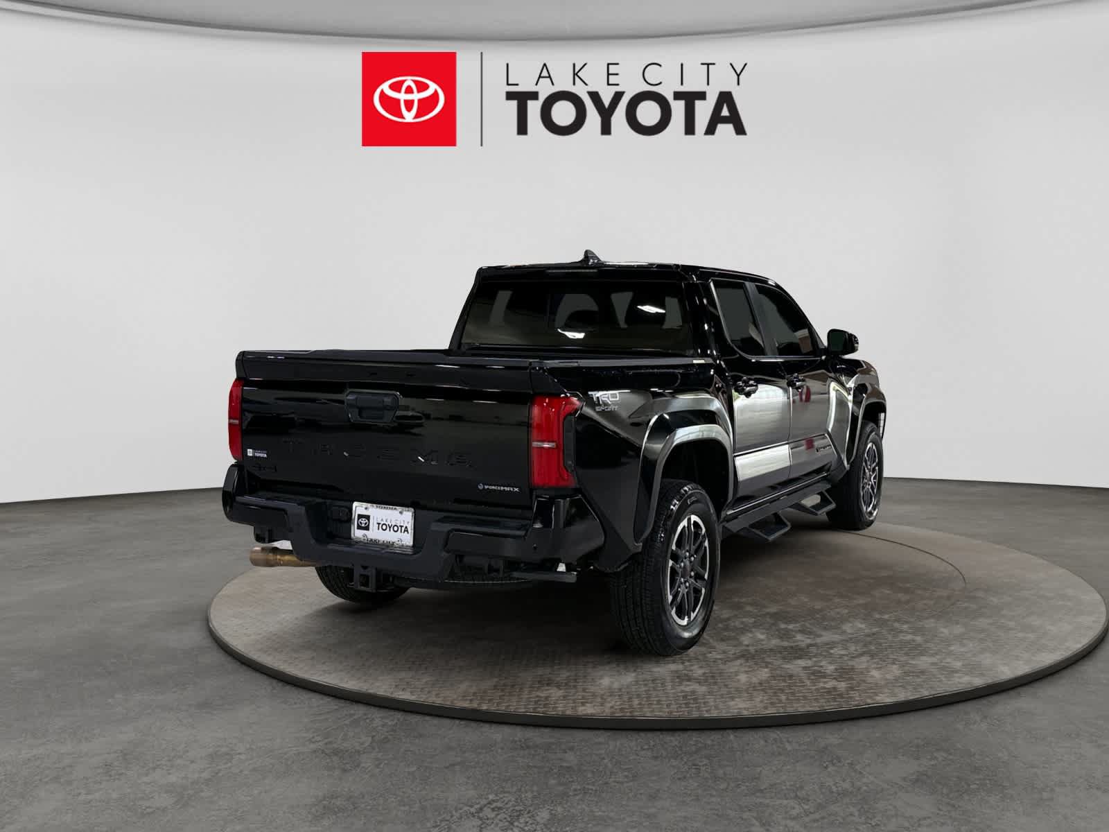 Used 2024 Toyota Tacoma TRD Sport w/ TRD Sport Upgrade Package AWD/4WD image 9