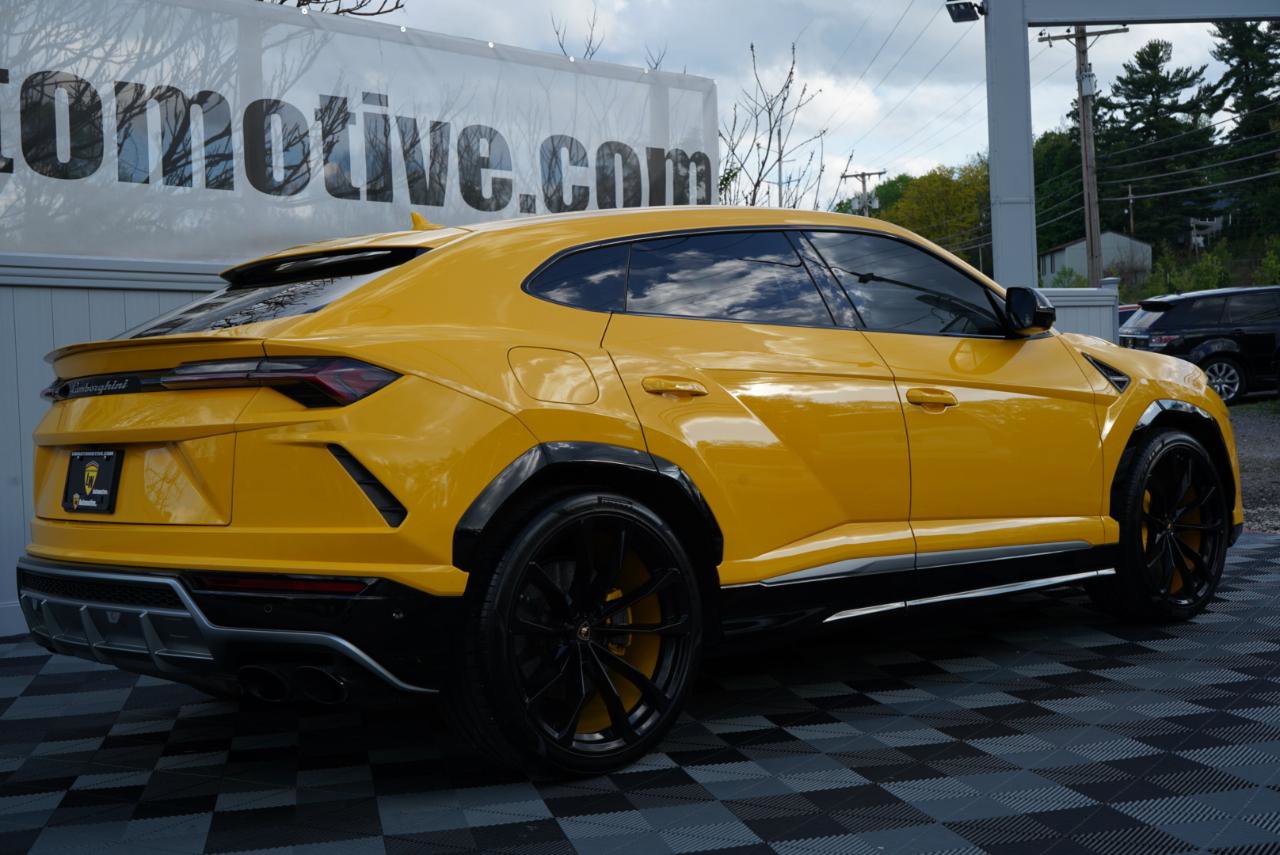 Used 2020 Lamborghini Urus AWD/4WD image 6