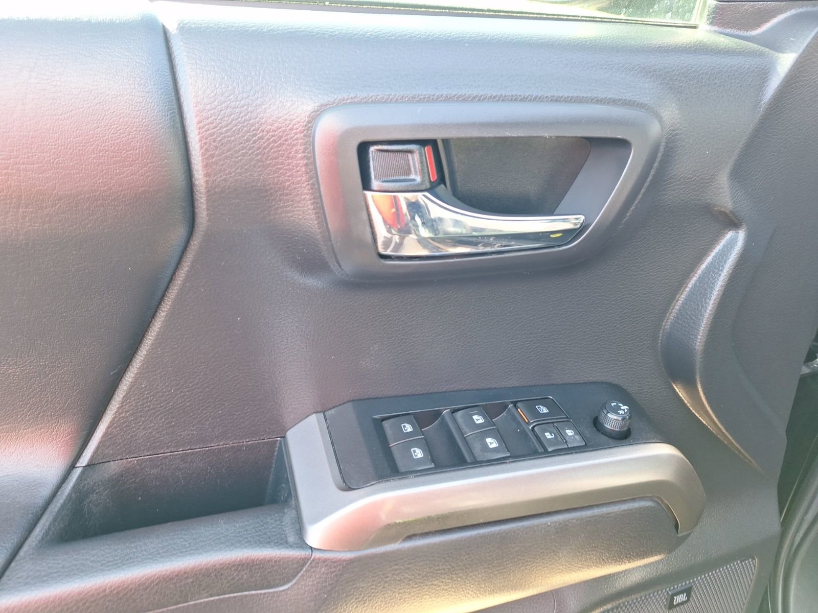 Used 2022 Toyota Tacoma Limited image 20